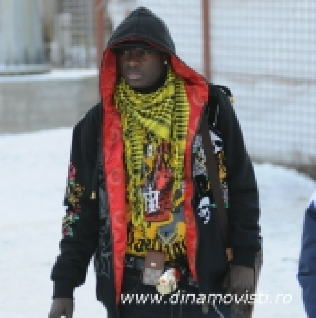 N'Doye s-a pierdut în pădure, dar a ajuns singur la hotel! :)