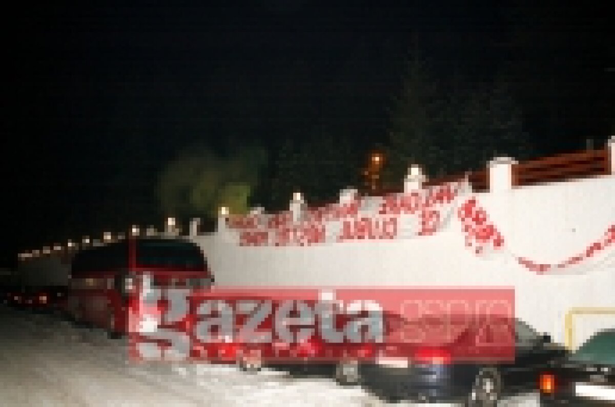 FOTO » Petrecerea lui Cristi Borcea a fost tulburată de bannerele ultraşilor dinamovişti