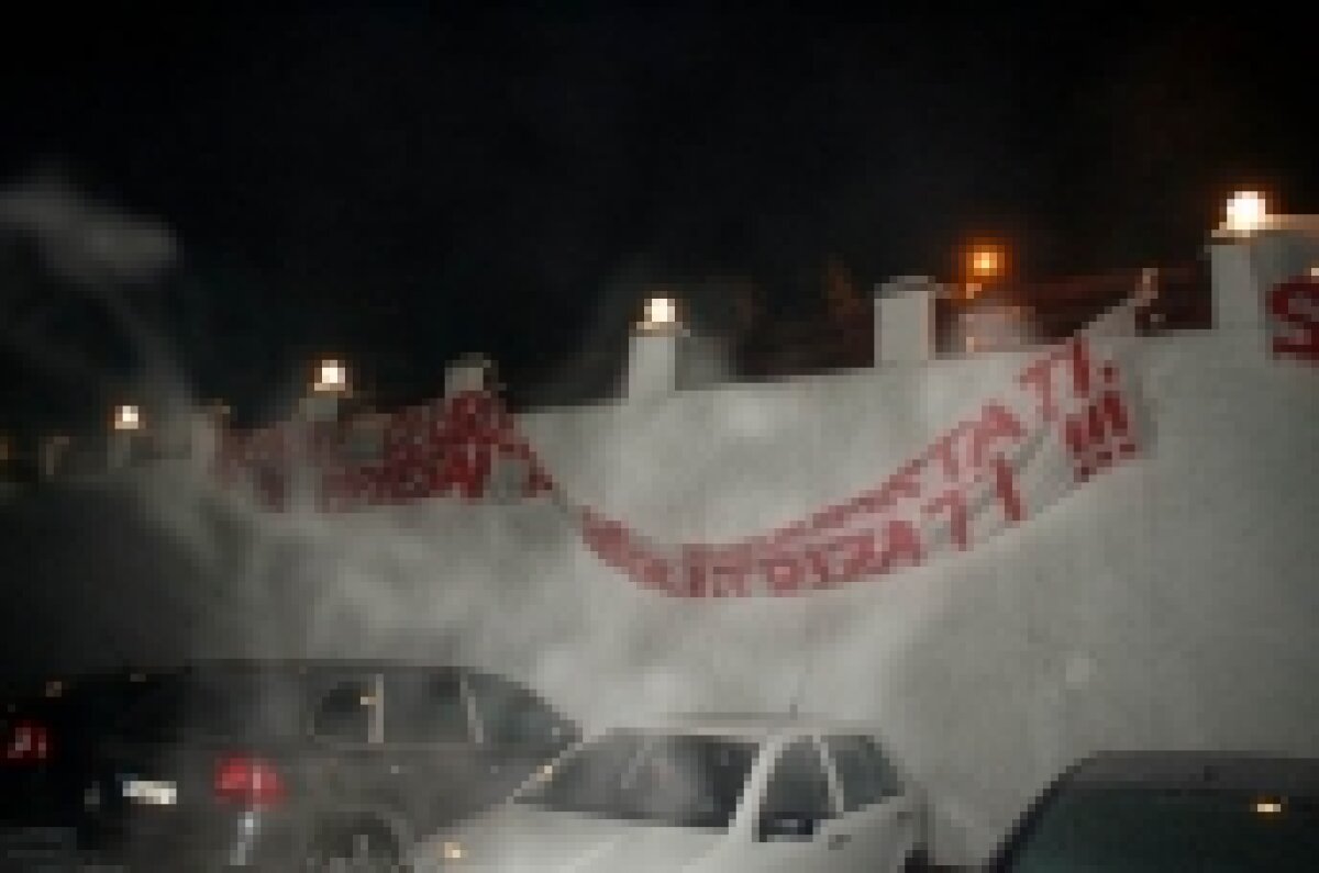 FOTO » Contestatarii l-au scos din minţi pe Borcea la petrecere