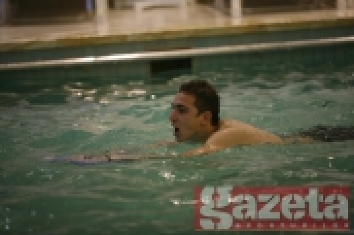 FOTO / Giuleştenii s-au bălăcit la piscina lui Copos