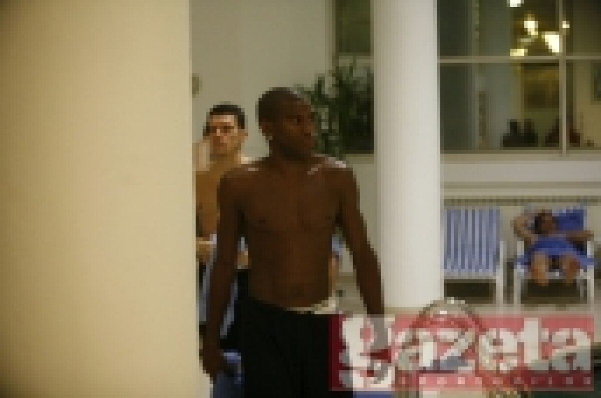 FOTO / Giuleştenii s-au bălăcit la piscina lui Copos