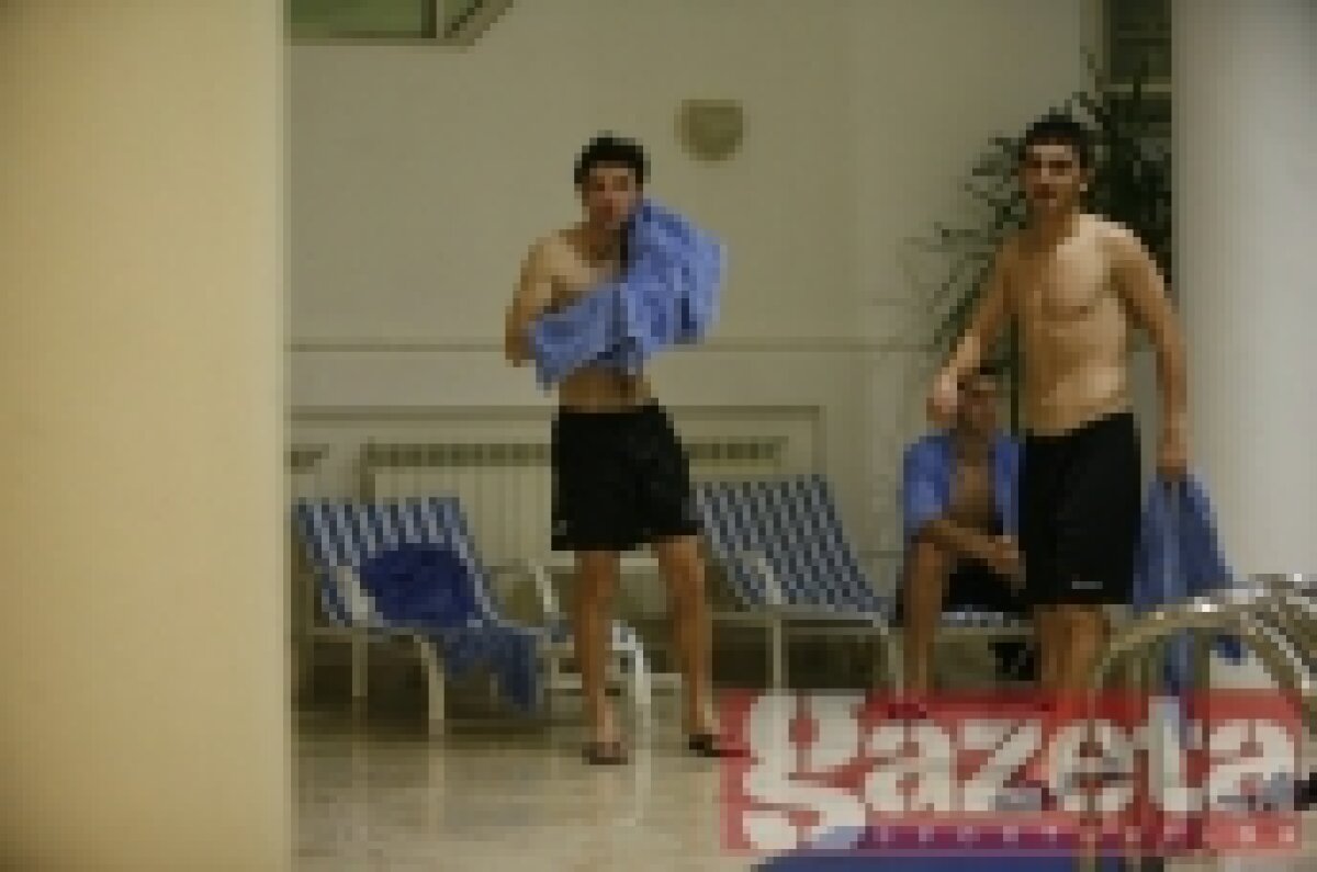 FOTO / Giuleştenii s-au bălăcit la piscina lui Copos