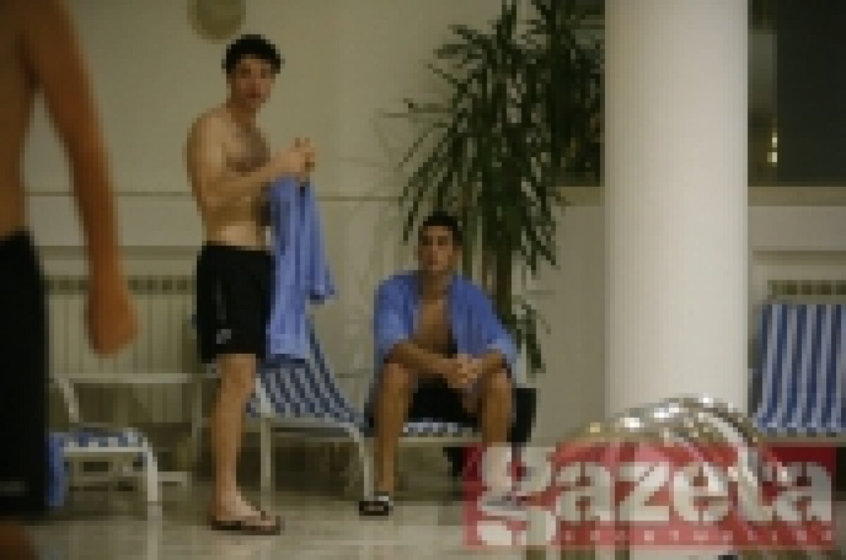 FOTO / Giuleştenii s-au bălăcit la piscina lui Copos