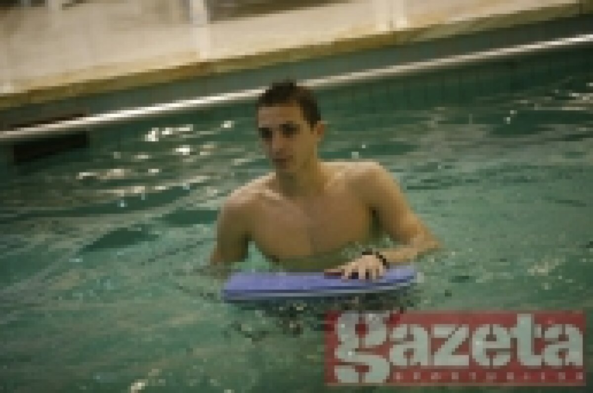 FOTO / Giuleştenii s-au bălăcit la piscina lui Copos