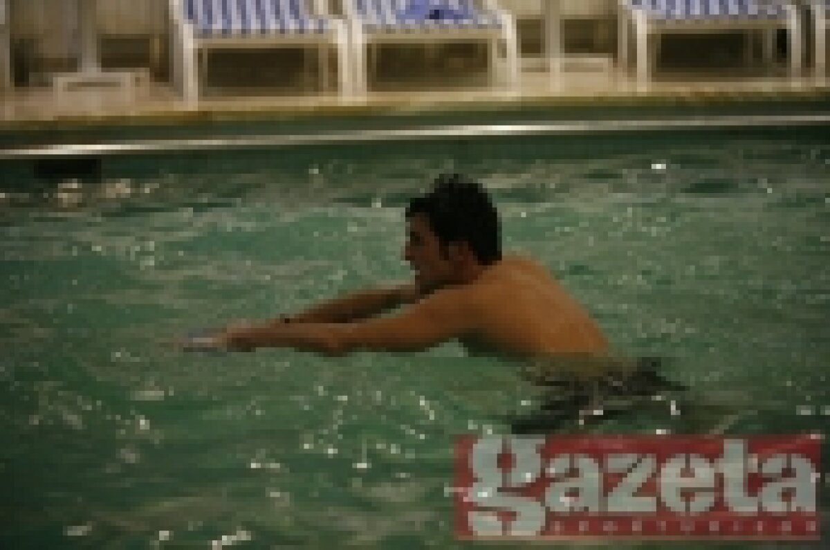 FOTO / Giuleştenii s-au bălăcit la piscina lui Copos