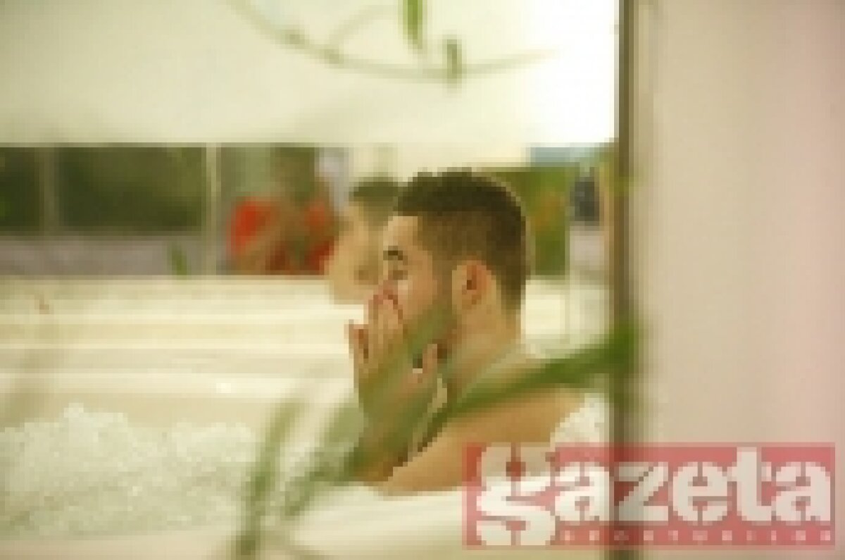 FOTO / Giuleştenii s-au bălăcit la piscina lui Copos