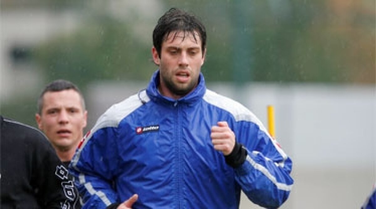 FOTO / Timişorenii au efectuat un antrenament dur, desfăşurat pe ploaie!