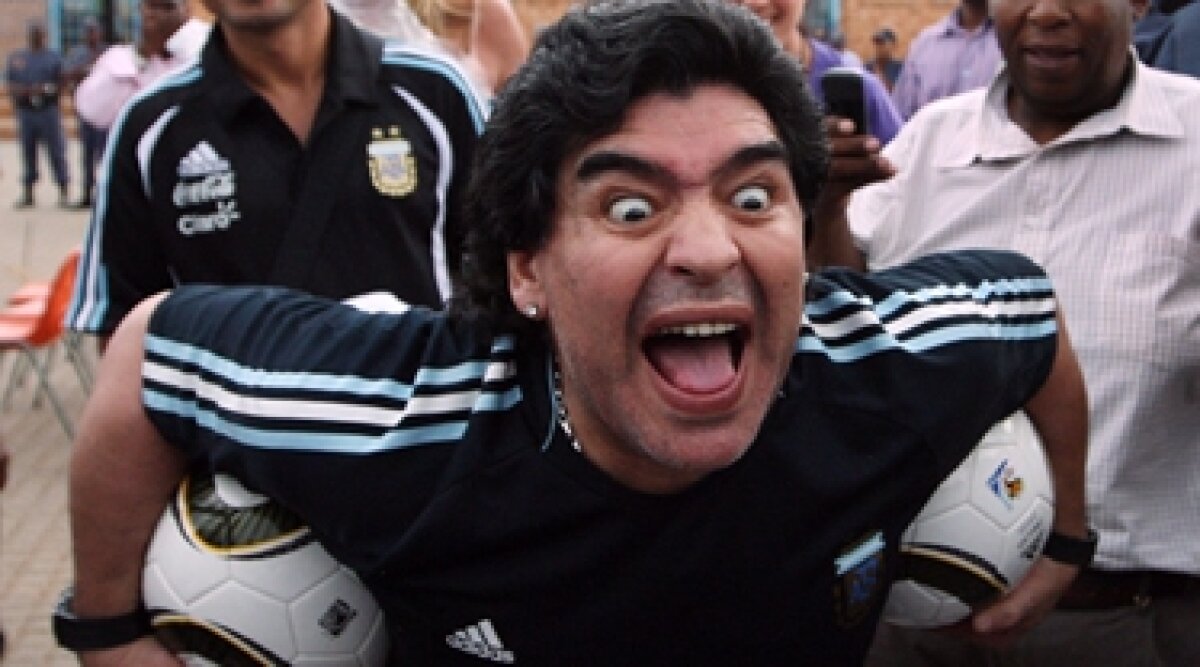 Maradona s-a dat în spectacol în Africa de Sud » "Bufonul Diego"