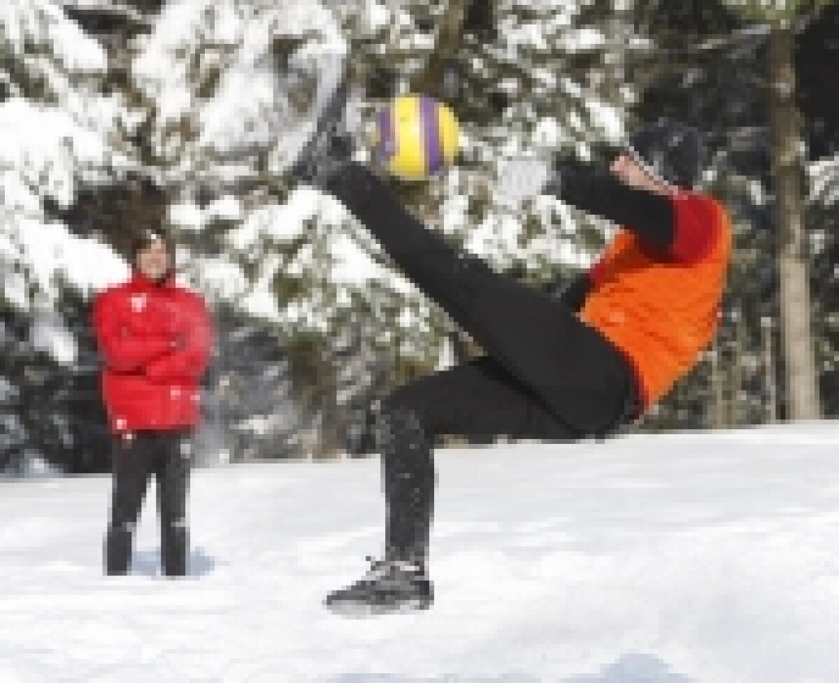 FOTBAL RUGBY SHOW! Niculae a băgat frica-n colegi la antrenamente