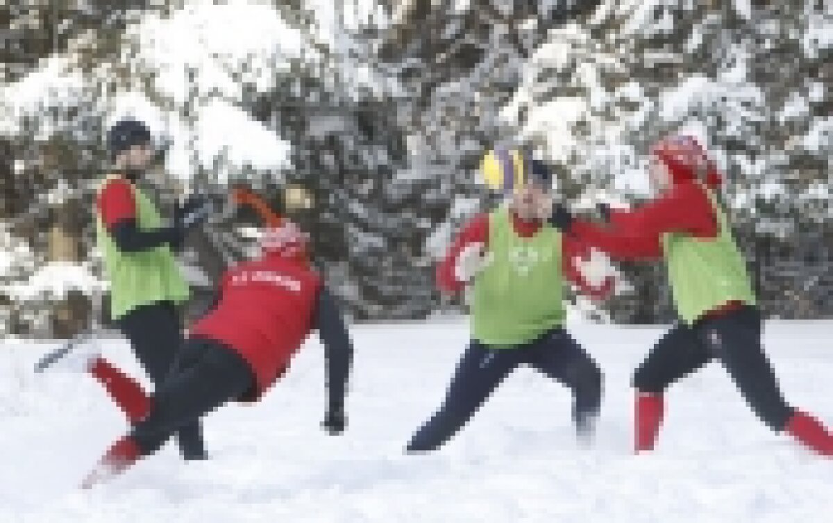 FOTBAL RUGBY SHOW! Niculae a băgat frica-n colegi la antrenamente