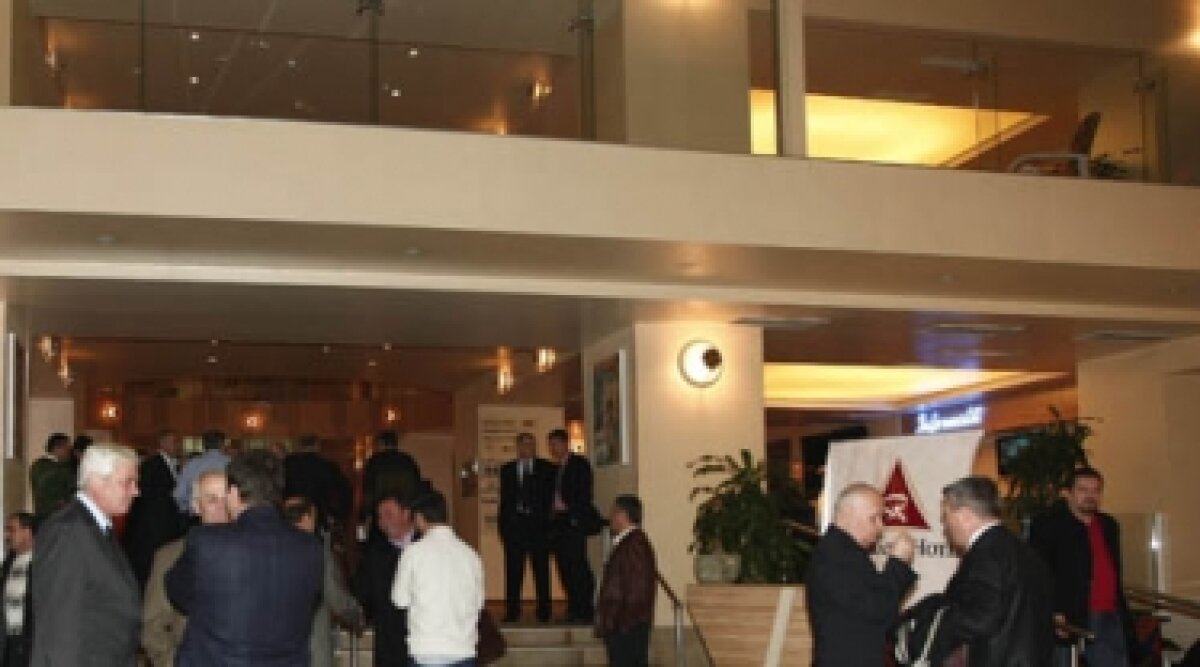 FRF organizează un dineu înaintea alegerilor! Sandu a plecat în jurul orei 22:00!