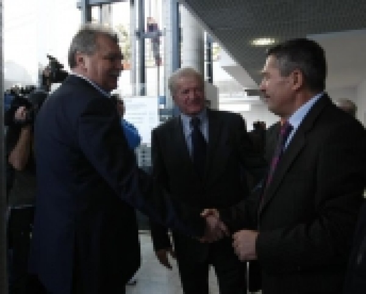 FOTO / Alegerile pentru preşedinţia FRF, în imagini!