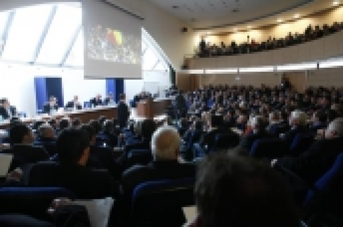 FOTO / Alegerile pentru preşedinţia FRF, în imagini!