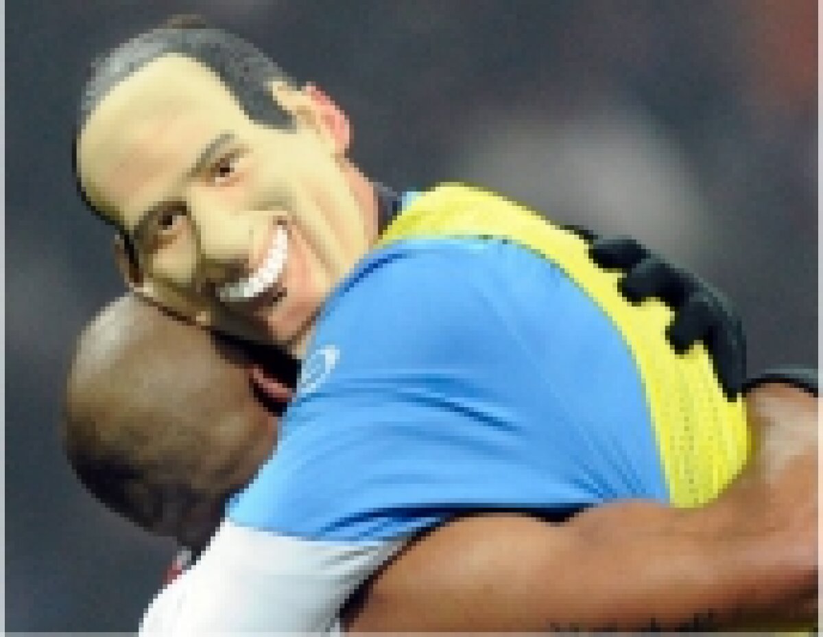 "Matrix" l-a ironizat pe Berlusconi » O mască rîde... Milan plînge