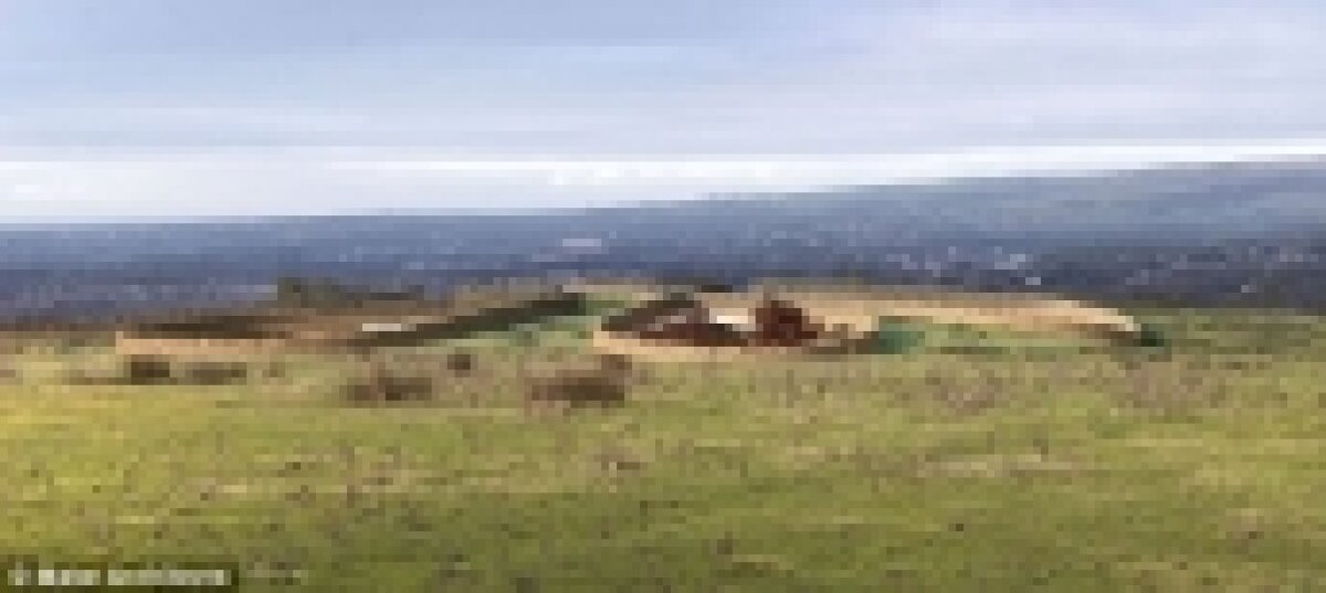 Gary Neville îşi face o casă-buncăr de 8 milioane de lire. Vezi cum arată construcţia!