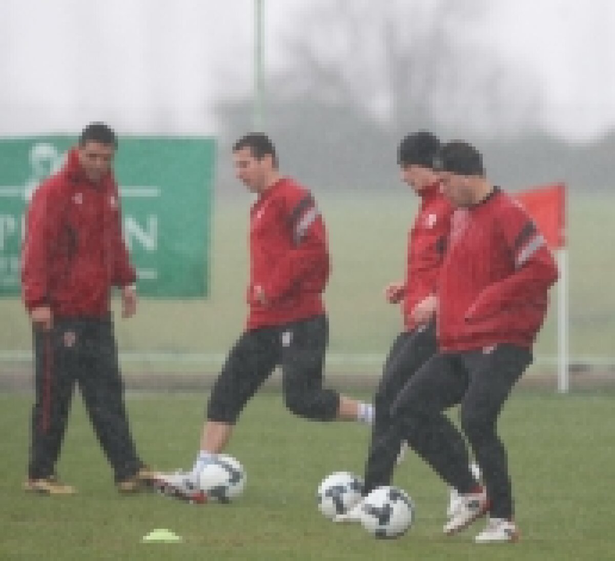 FOTO / Dinamoviştii sînt ghinionişti. Plouă torenţial în Antalya :S