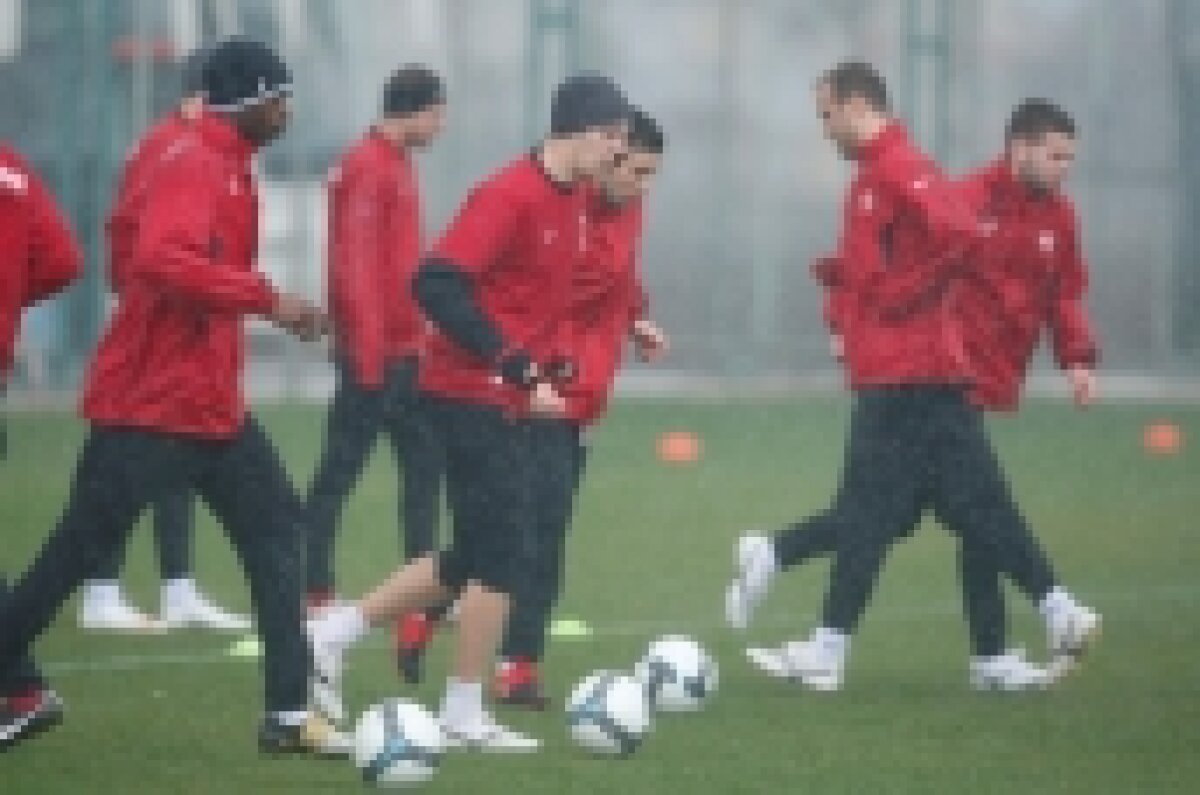 FOTO / Dinamoviştii sînt ghinionişti. Plouă torenţial în Antalya :S