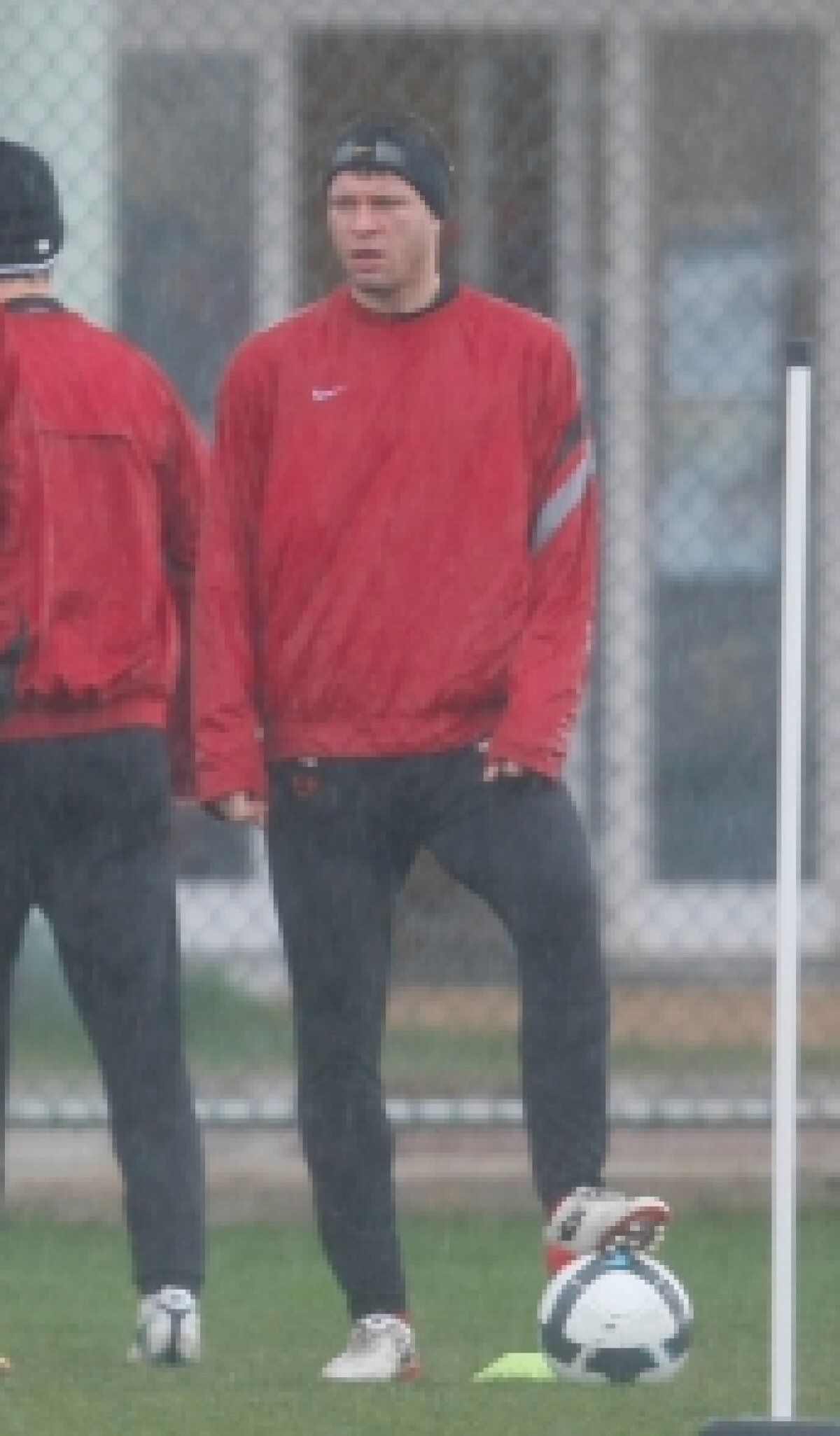 FOTO / Dinamoviştii sînt ghinionişti. Plouă torenţial în Antalya :S