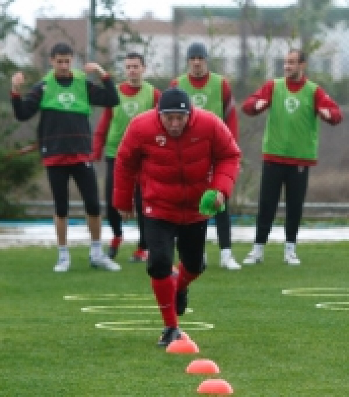 FOTO / Dinamoviştii sînt ghinionişti. Plouă torenţial în Antalya :S