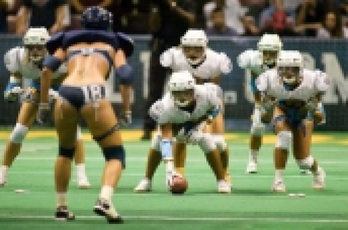 FOTO / Fotbal american în lenjerie intimă