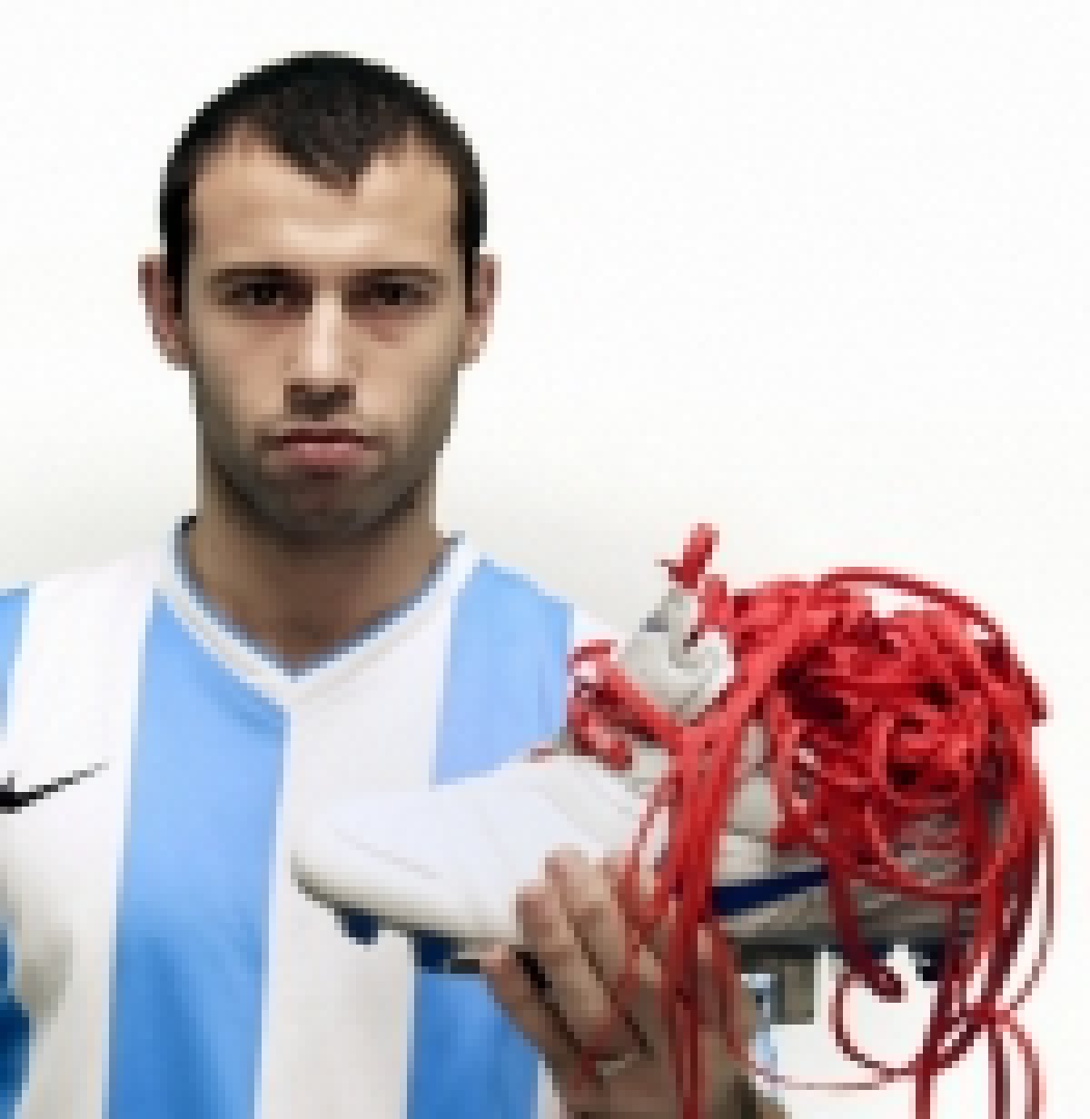 Materazzi, Cannavaro şi Maria Sharapova luptă împotriva HIV într-un proiect special