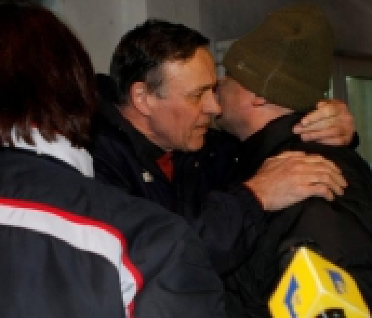 Constantin şi Penescu au părăsit Penitenciarul Mărgineni! Vezi imagini!