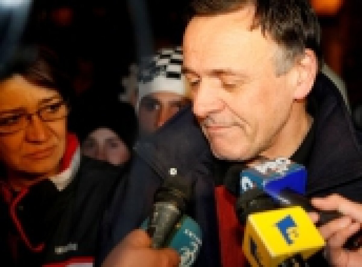 Constantin şi Penescu au părăsit Penitenciarul Mărgineni! Vezi imagini!