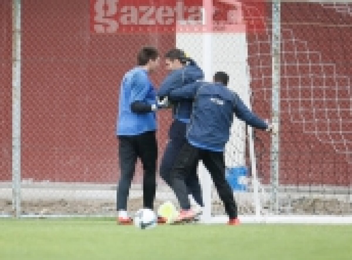 FOTO / Vezi imagini de la antrenamentul de azi al Stelei!