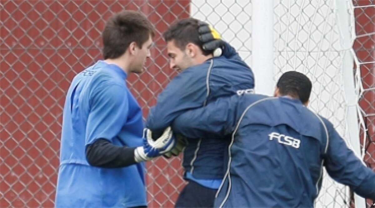 FOTO / Vezi imagini de la antrenamentul de azi al Stelei!