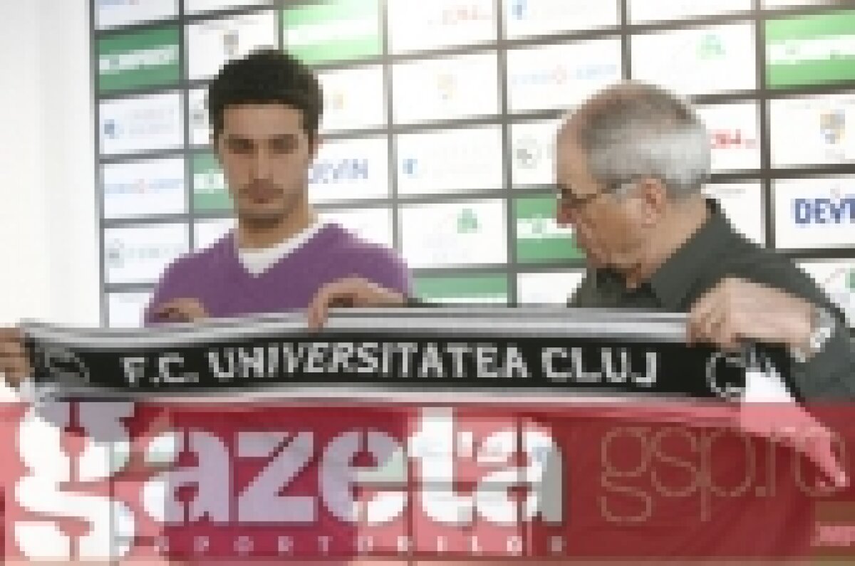 FOTO / Basso, prezentat oficial: "Vreau să joc cu Universitatea în prima ligă"