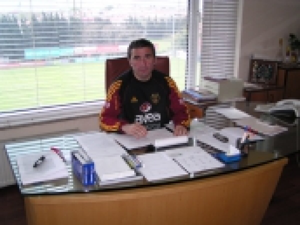 FOTO » Viaţa lui Gică Hagi, în 145 de imagini