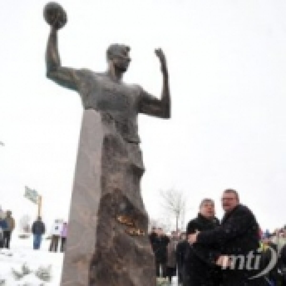 FOTO » Monumentul în memoria lui Marian Cozma a fost dezvelit astăzi la Veszprem