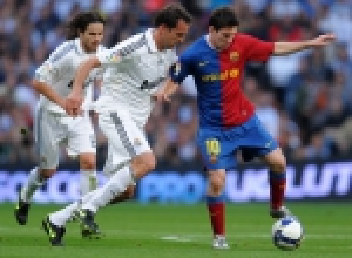 FOTO//Sînt fotbaliştii înalţi discriminaţi pe teren? Vezi concluziile unui studiu efectuat de olandezi!