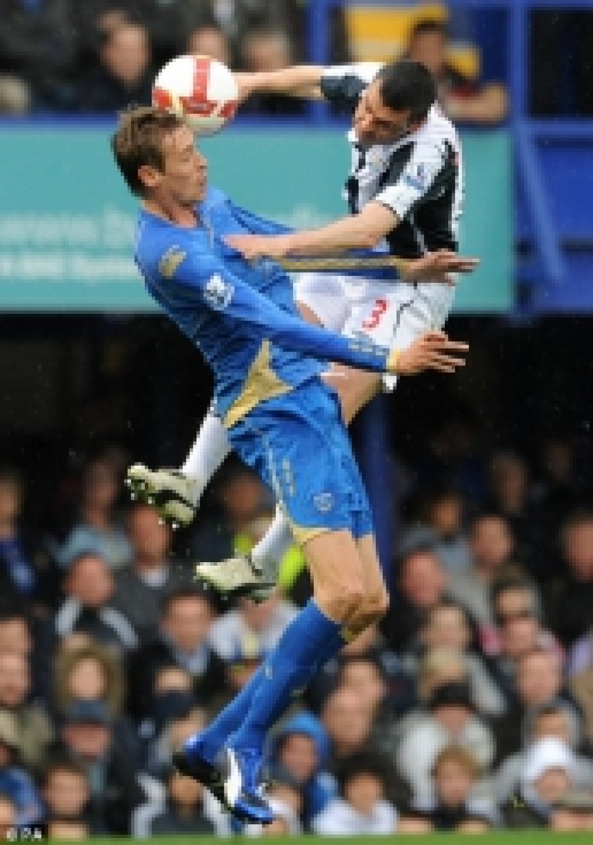 FOTO//Sînt fotbaliştii înalţi discriminaţi pe teren? Vezi concluziile unui studiu efectuat de olandezi!