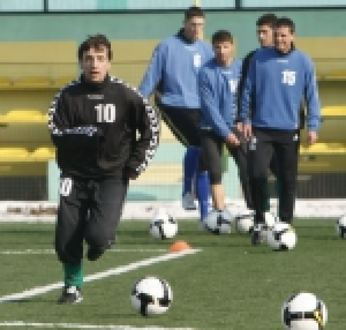 Florentin Dumitru s-a reapucat de fotbal » "Micul Beckham" e coleg cu Odoroabă