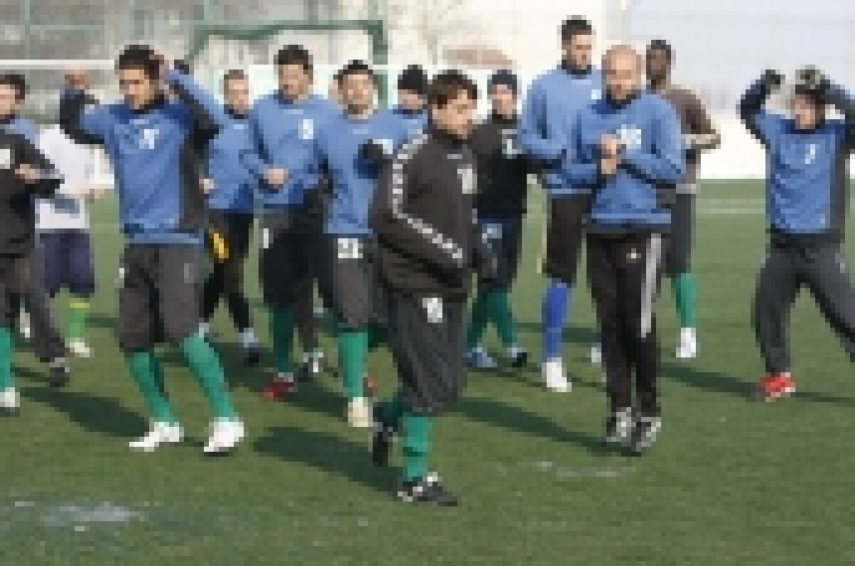 Florentin Dumitru s-a reapucat de fotbal » "Micul Beckham" e coleg cu Odoroabă