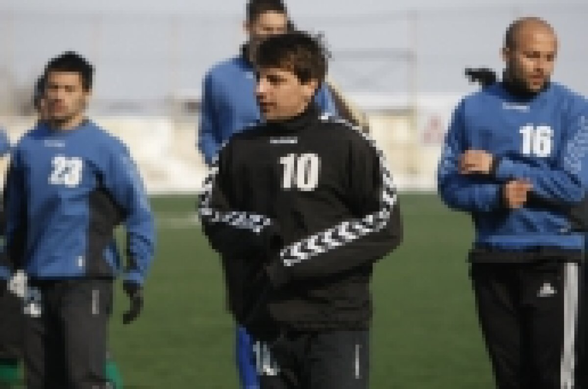 Florentin Dumitru s-a reapucat de fotbal » "Micul Beckham" e coleg cu Odoroabă