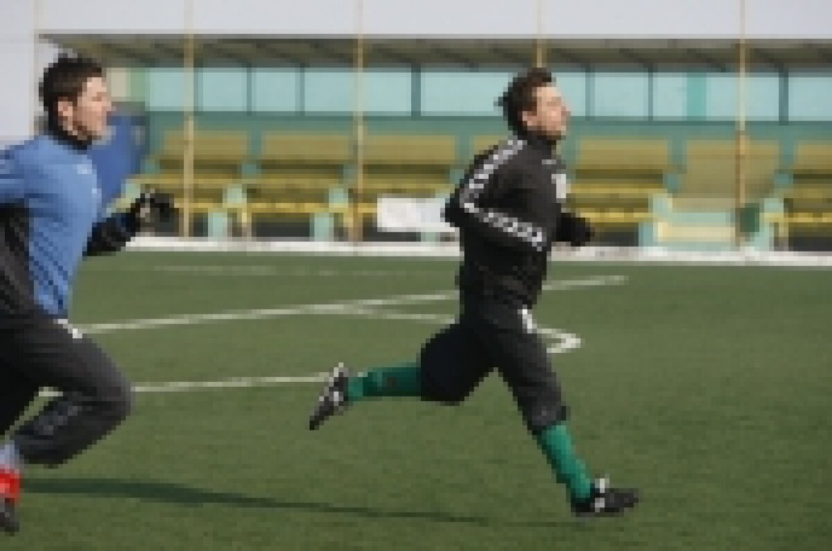 Florentin Dumitru s-a reapucat de fotbal » "Micul Beckham" e coleg cu Odoroabă