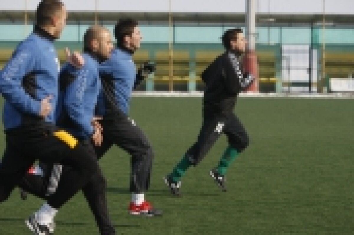 Florentin Dumitru s-a reapucat de fotbal » "Micul Beckham" e coleg cu Odoroabă