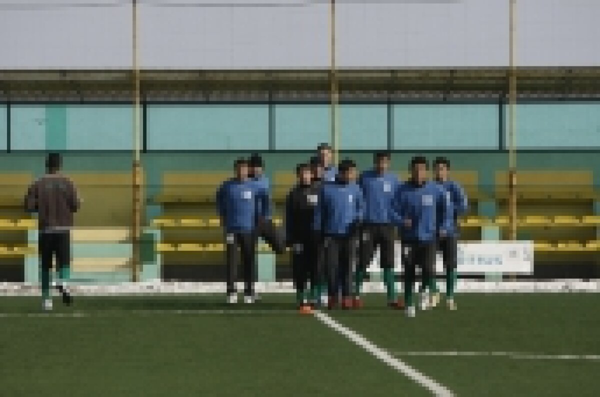 Florentin Dumitru s-a reapucat de fotbal » "Micul Beckham" e coleg cu Odoroabă