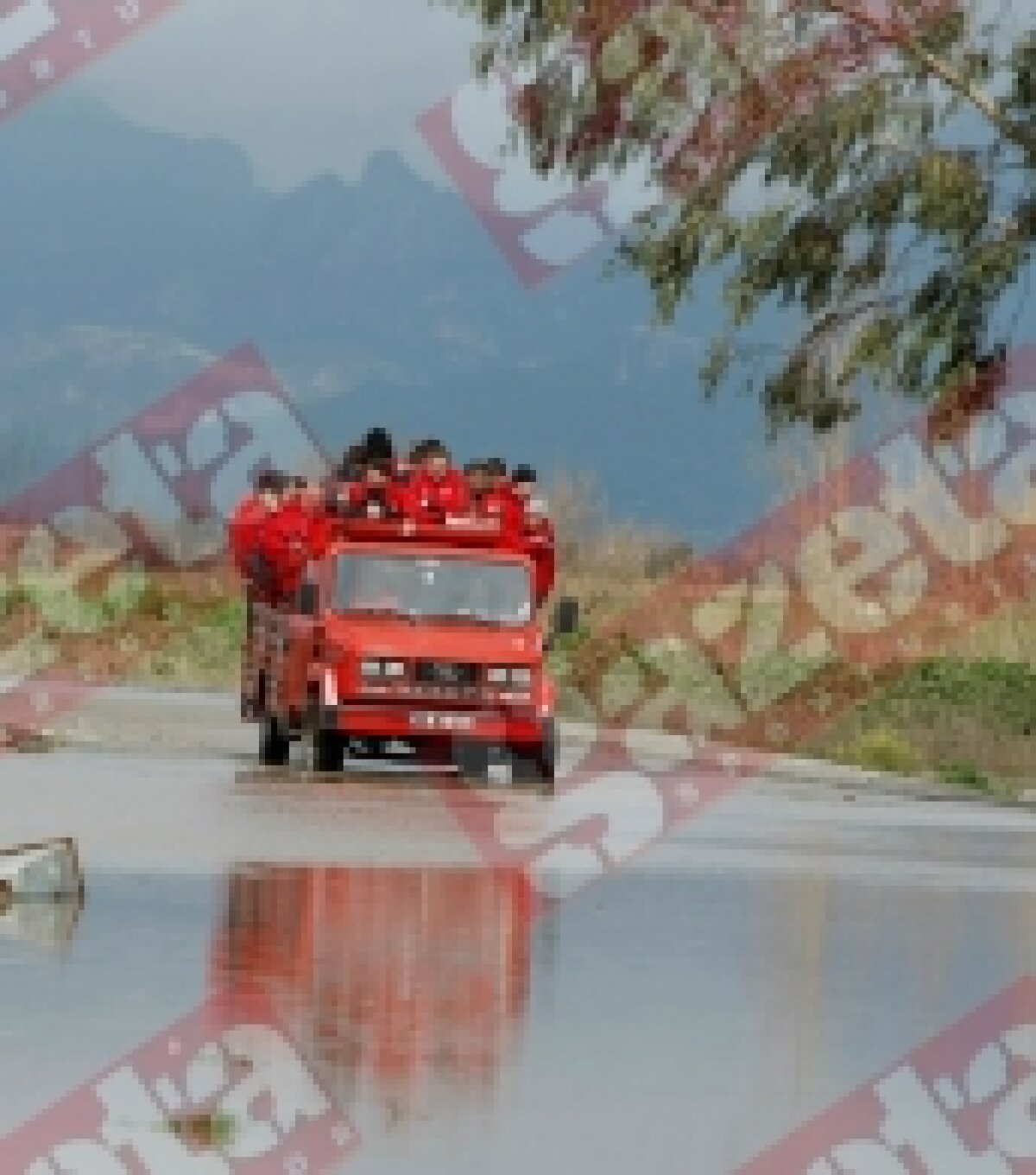 Dinamoviştii au ajuns la antrenament cu un camion! » "Cîini" acvatici :D