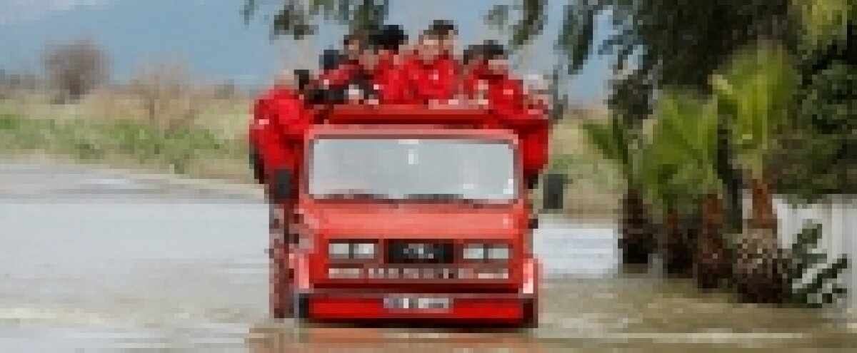 Dinamoviştii au ajuns la antrenament cu un camion! » "Cîini" acvatici :D