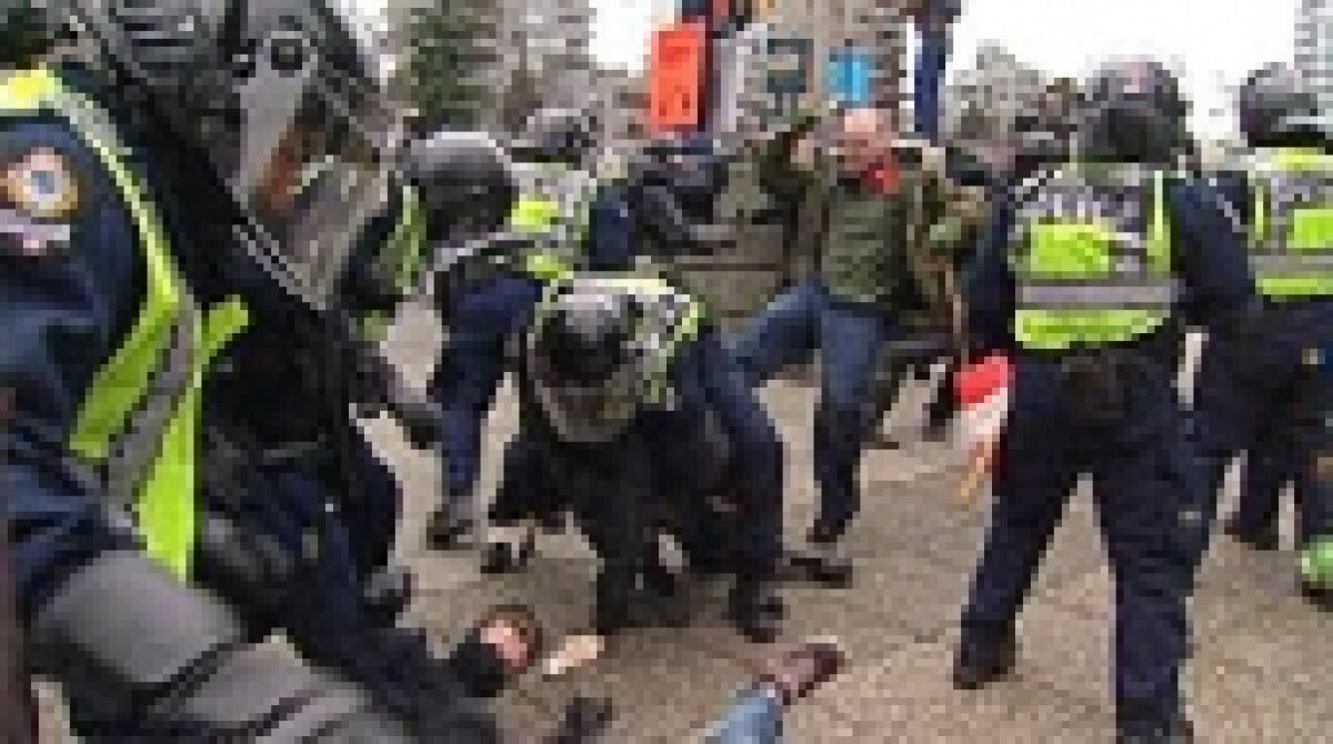 FOTO » Incidente în centrul oraşului Vancouver, în prima zi a Jocurilor Olimpice