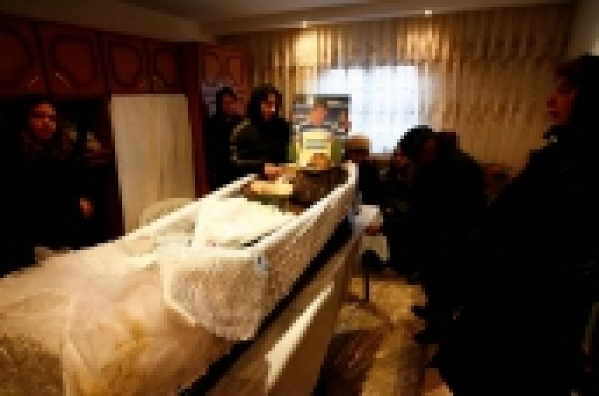 Ultimele cuvinte ale fotbalistului Marian Pîrşă, răpus de cancer sîmbătă: "Tăticule, adu-mi adidaşii!"