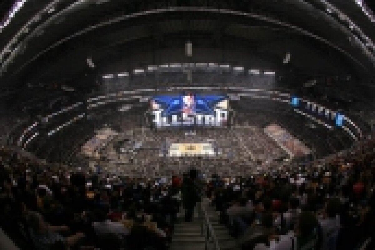 Estul cîştigă All-Star Game-ul din 2010 în faţa a peste 100.000 de fani!