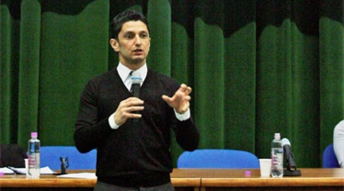 Răzvan Lucescu: "Nu dau lecţii, vreau doar o bună colaborare cu cluburile"