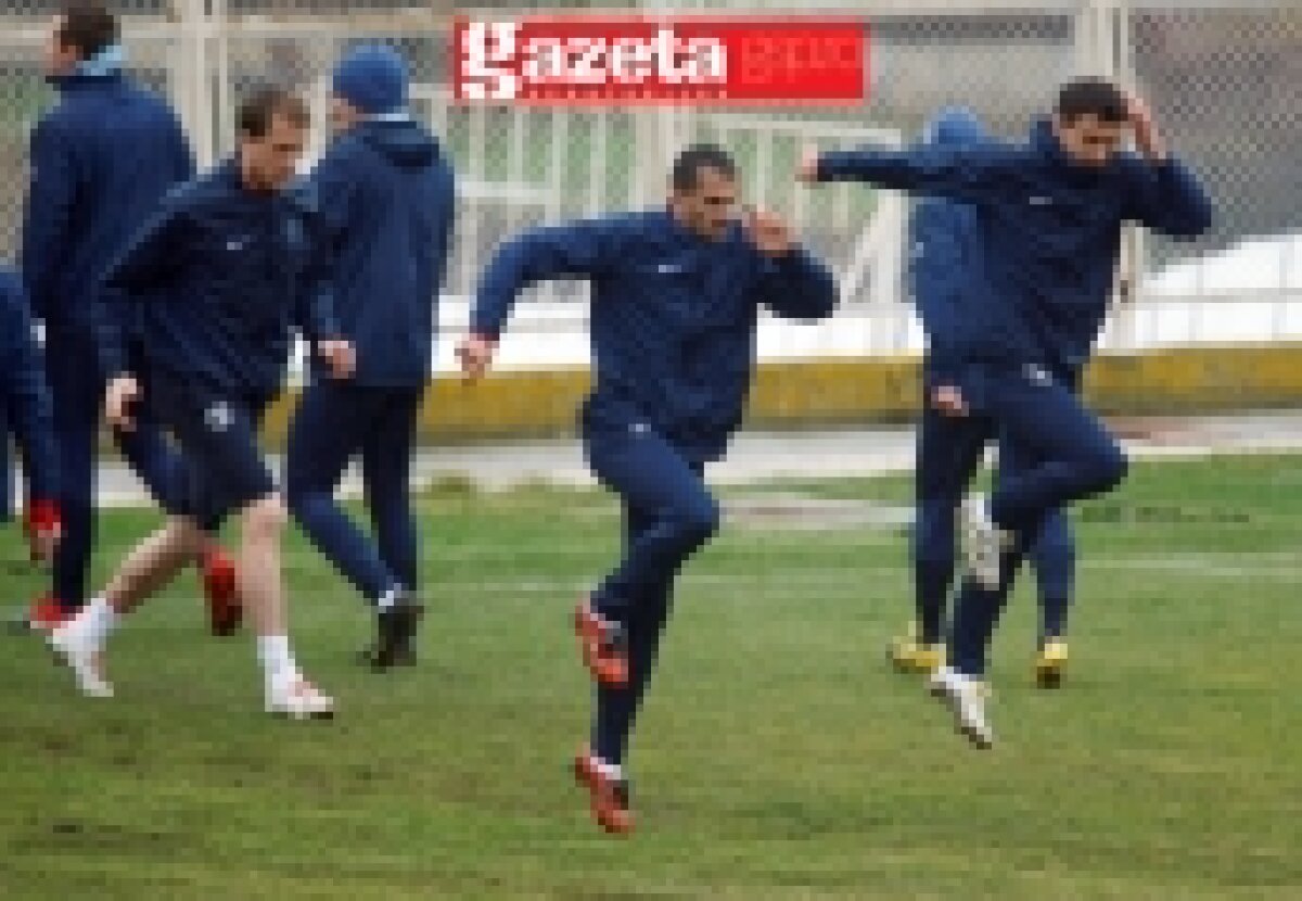 FOTO / Antrenament în noroi, episodul doi! Vezi imagini cu jucătorii Stelei!