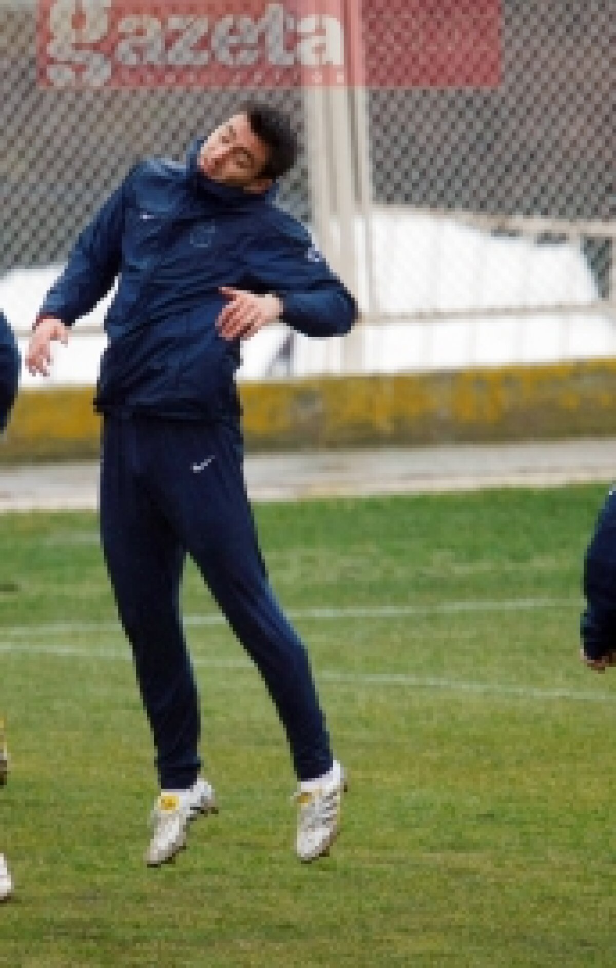 FOTO / Antrenament în noroi, episodul doi! Vezi imagini cu jucătorii Stelei!