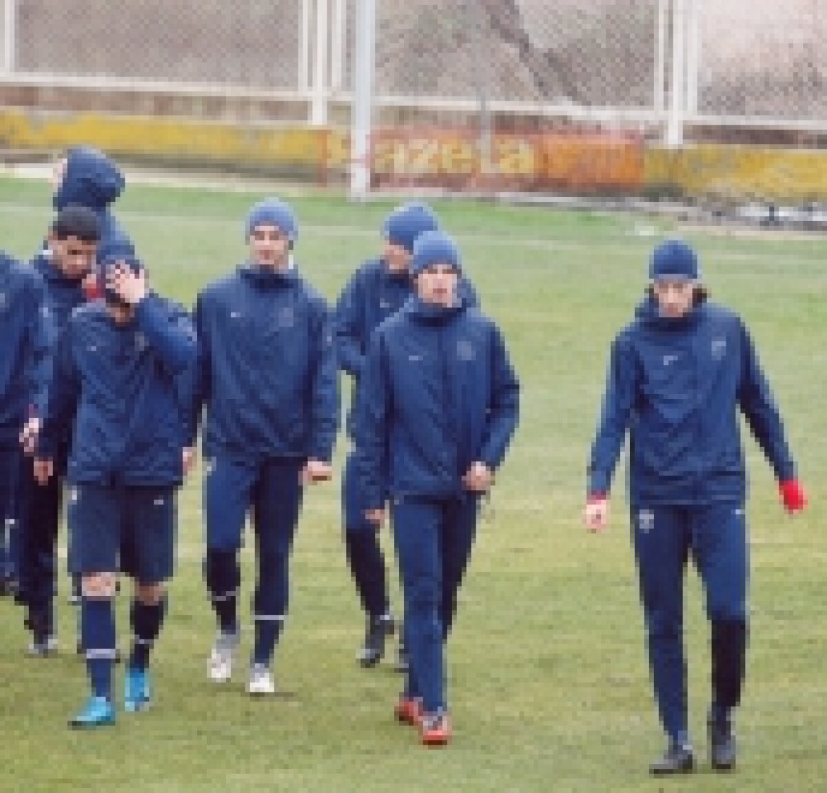 FOTO / Antrenament în noroi, episodul doi! Vezi imagini cu jucătorii Stelei!