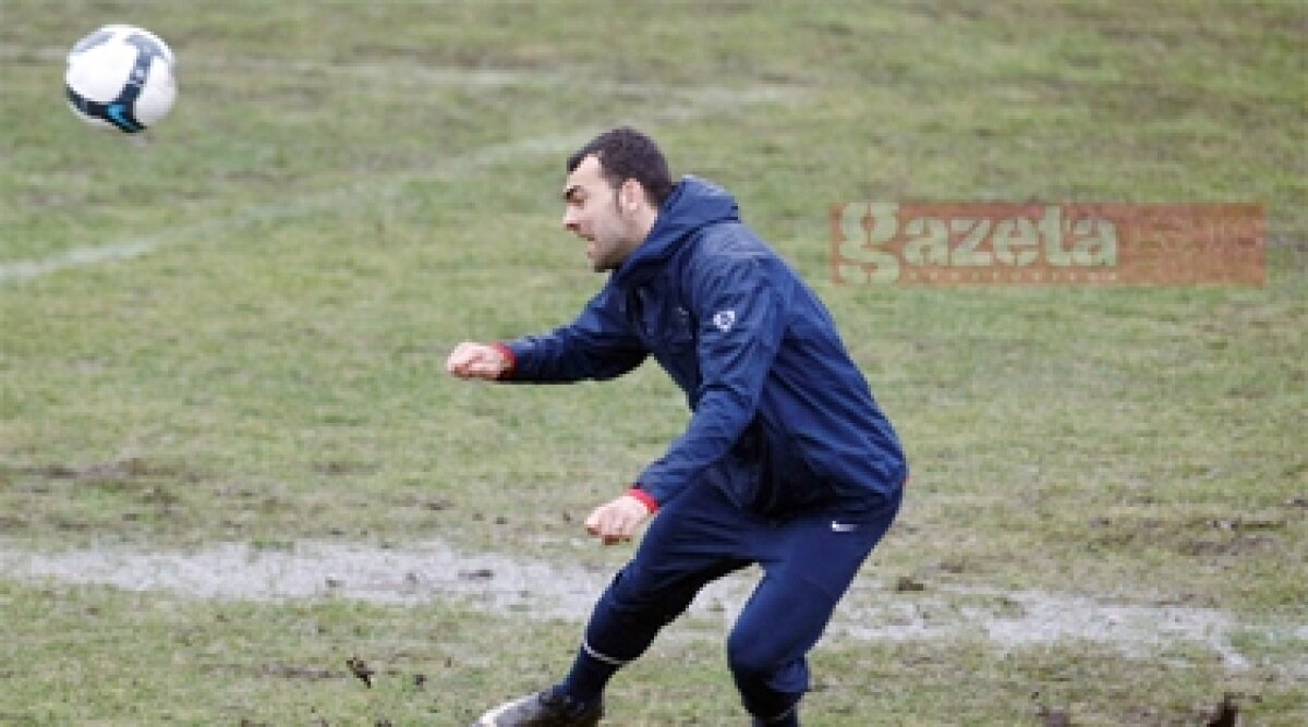 FOTO / Antrenament în noroi, episodul doi! Vezi imagini cu jucătorii Stelei!